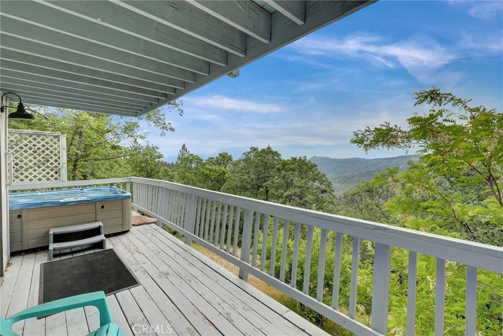 Image 20 of property listing at 30396 Live Oak Drive, Running Springs, CA 92382