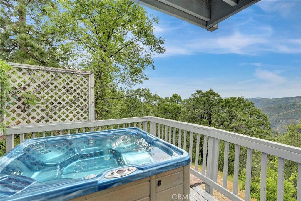 Image 22 of property listing at 30396 Live Oak Drive, Running Springs, CA 92382