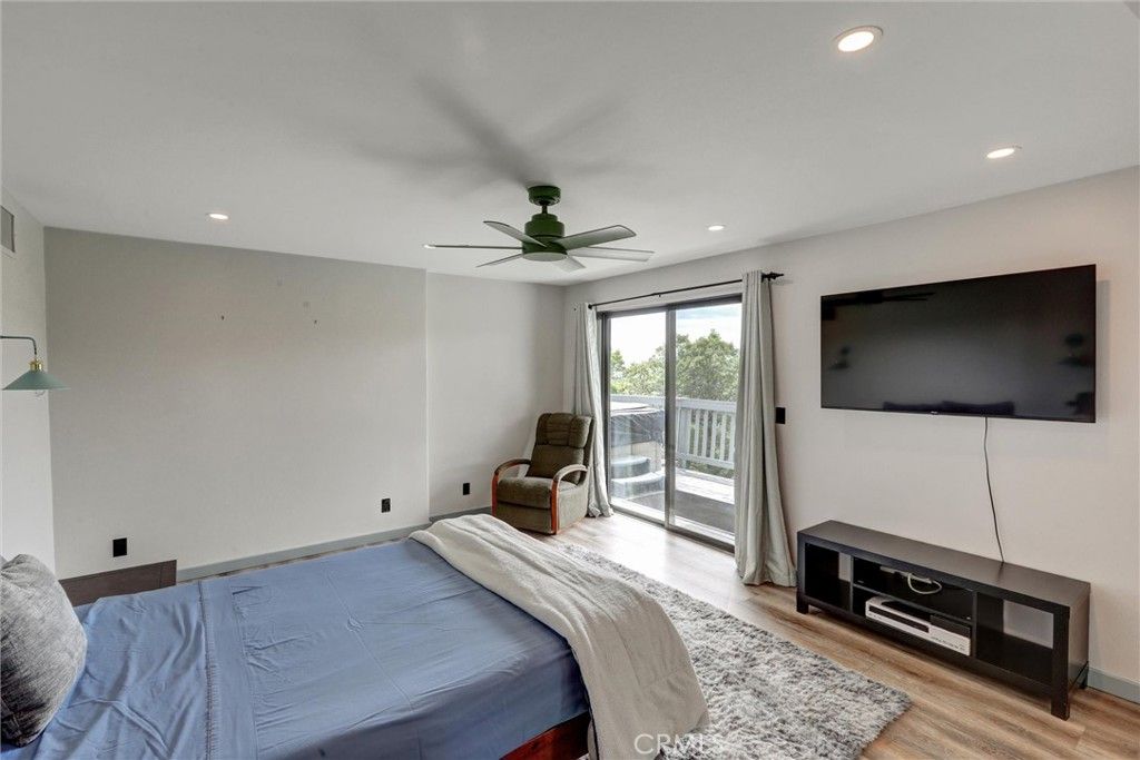 Image 27 of property listing at 30396 Live Oak Drive, Running Springs, CA 92382