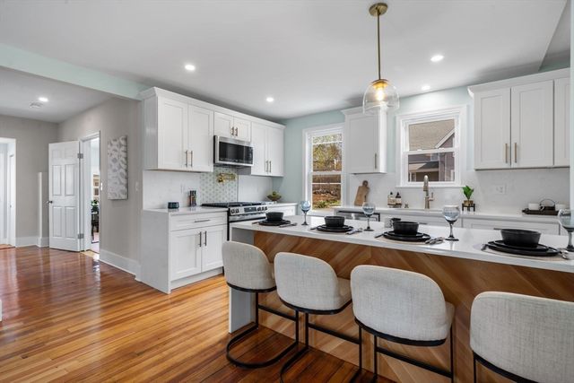 11 Quincy Ave, Norwood, MA 02062