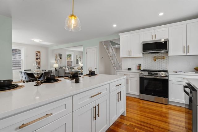 11 Quincy Ave, Norwood, MA 02062