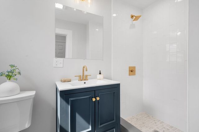 11 Quincy Ave, Norwood, MA 02062