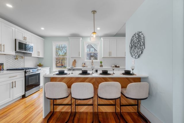 11 Quincy Ave, Norwood, MA 02062