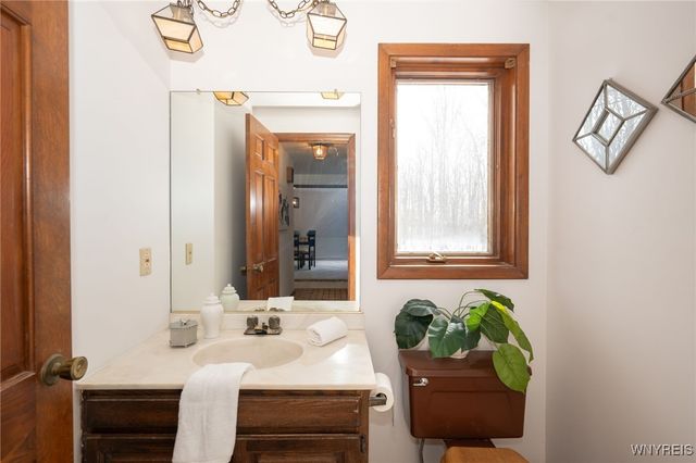 10545 County Road, Clarence, NY 14031