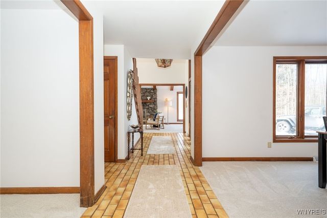 10545 County Road, Clarence, NY 14031