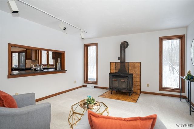 10545 County Road, Clarence, NY 14031