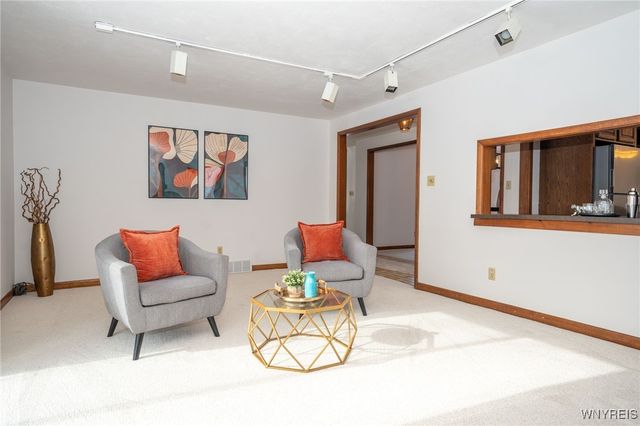 10545 County Road, Clarence, NY 14031