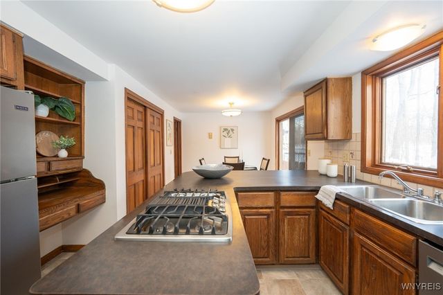 10545 County Road, Clarence, NY 14031