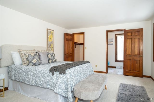 10545 County Road, Clarence, NY 14031