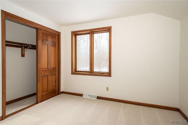 10545 County Road, Clarence, NY 14031