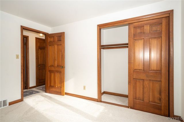 10545 County Road, Clarence, NY 14031