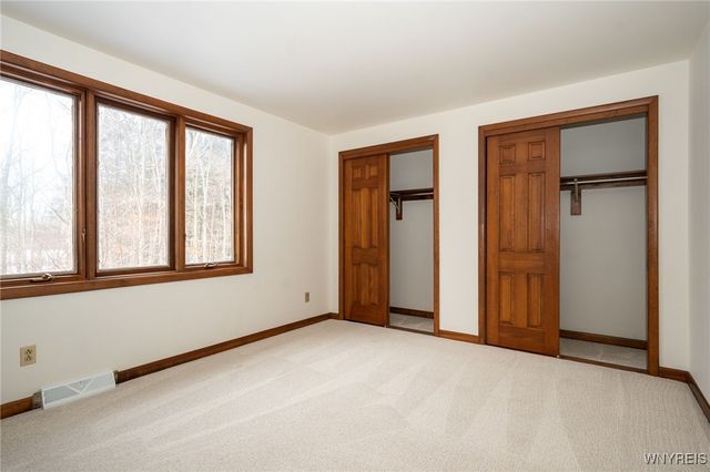 10545 County Road, Clarence, NY 14031