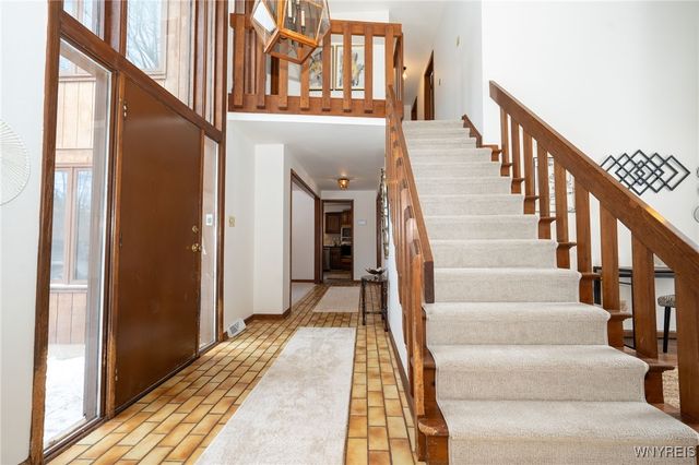 10545 County Road, Clarence, NY 14031