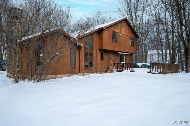 10545 County Road, Clarence, NY 14031