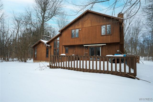 10545 County Road, Clarence, NY 14031