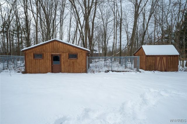 10545 County Road, Clarence, NY 14031