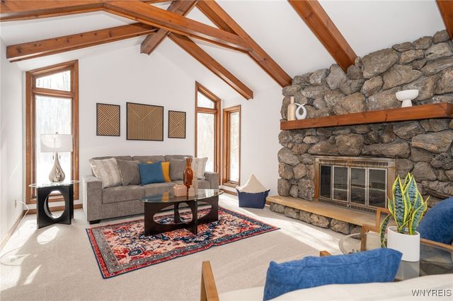 10545 County Road, Clarence, NY 14031