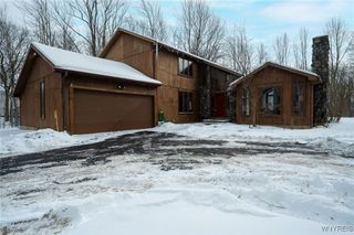 10545 County Road, Clarence, NY 14031