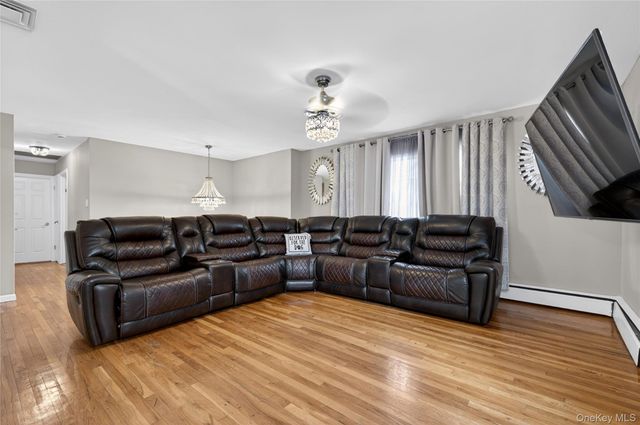 463 Louis Avenue, South Floral Park, NY 11001