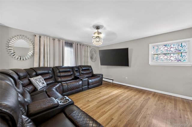 463 Louis Avenue, South Floral Park, NY 11001