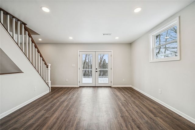 1095 Francis Blvd, New Kensington, PA 15068