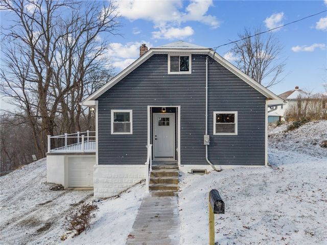 1095 Francis Blvd, New Kensington, PA 15068