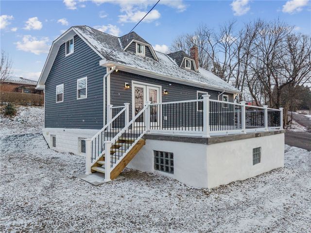 1095 Francis Blvd, New Kensington, PA 15068