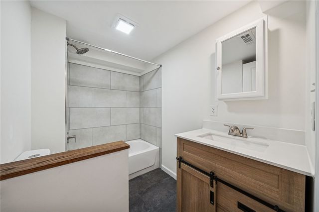 1095 Francis Blvd, New Kensington, PA 15068