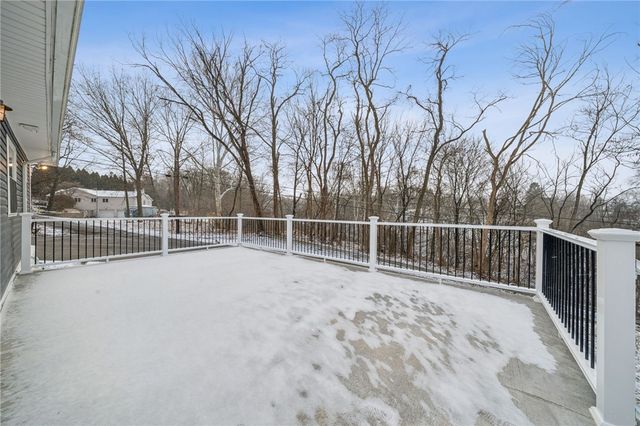 1095 Francis Blvd, New Kensington, PA 15068