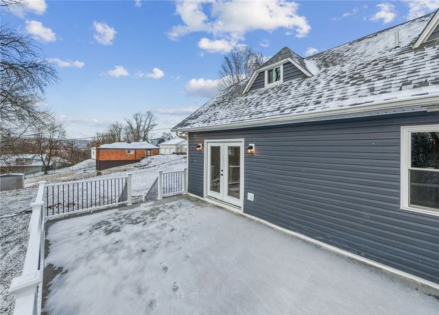 1095 Francis Blvd, New Kensington, PA 15068