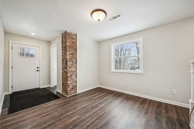 1095 Francis Blvd, New Kensington, PA 15068