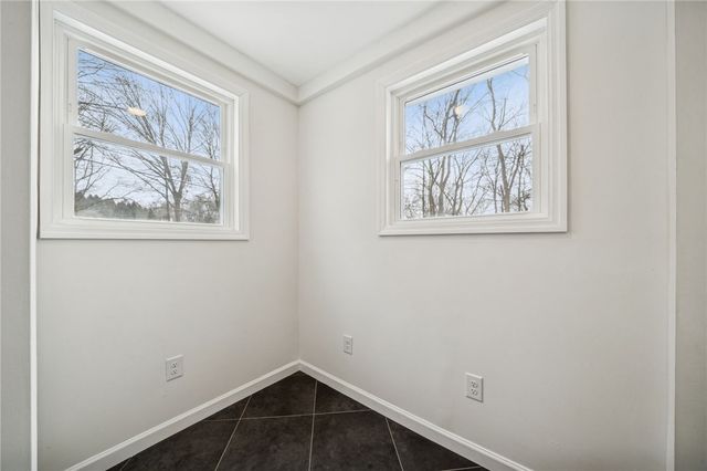 1095 Francis Blvd, New Kensington, PA 15068