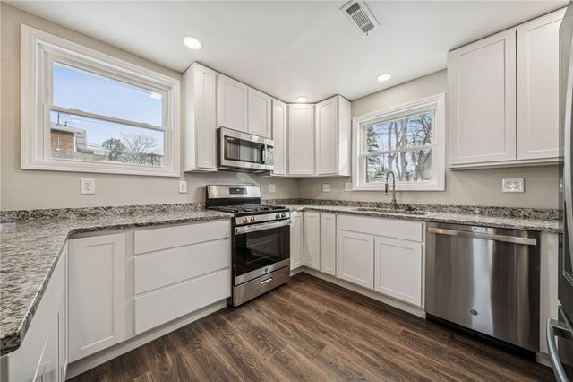 1095 Francis Blvd, New Kensington, PA 15068