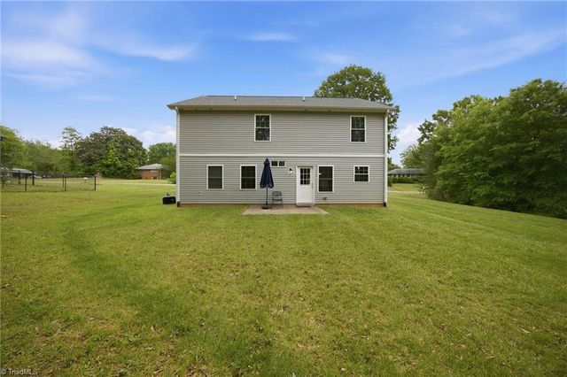 2948 Lashmit Drive, Winston-salem, NC 27103