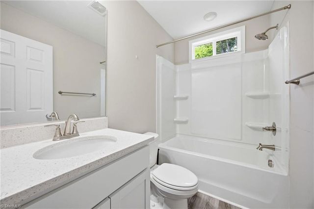 2948 Lashmit Drive, Winston-salem, NC 27103