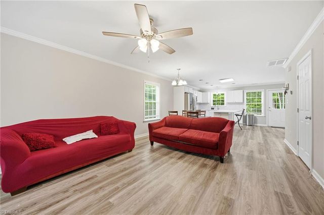 2948 Lashmit Drive, Winston-salem, NC 27103