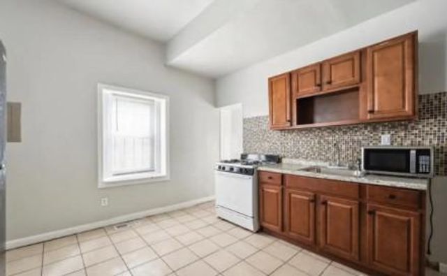 6616 WOODLAND AVE, Philadelphia, PA 19142
