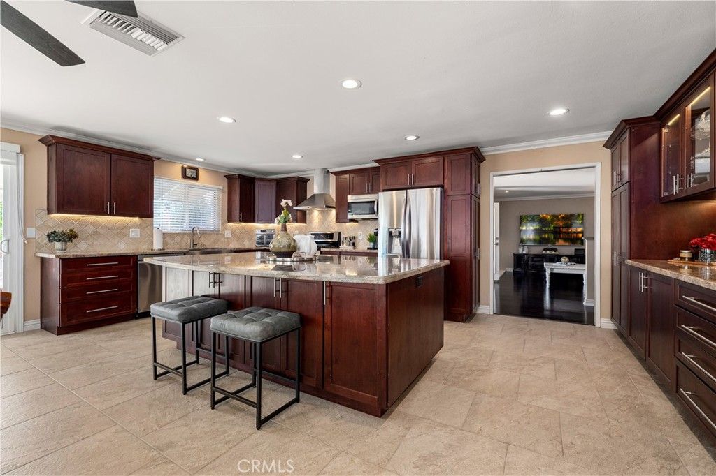 390 N Milford Road, Orange, CA 92867 — photo 2