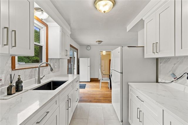 11 Dupont Circle, North Kingstown, RI 02852