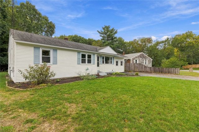 11 Dupont Circle, North Kingstown, RI 02852