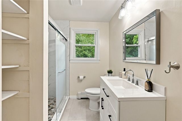 11 Dupont Circle, North Kingstown, RI 02852