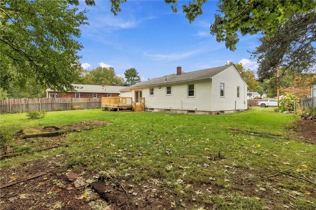 11 Dupont Circle, North Kingstown, RI 02852