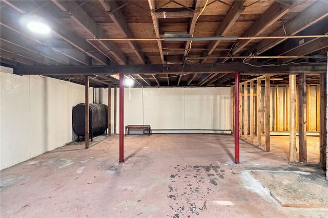 11 Dupont Circle, North Kingstown, RI 02852