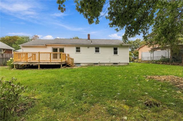 11 Dupont Circle, North Kingstown, RI 02852