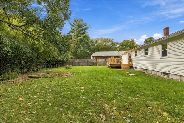 11 Dupont Circle, North Kingstown, RI 02852