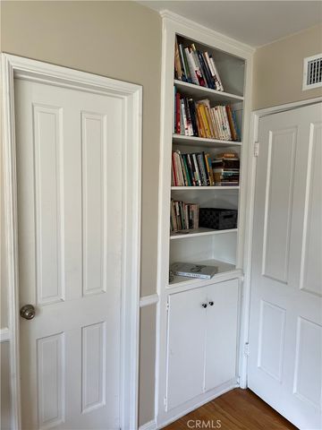 2539 Santiago, Santa Ana, CA 92706