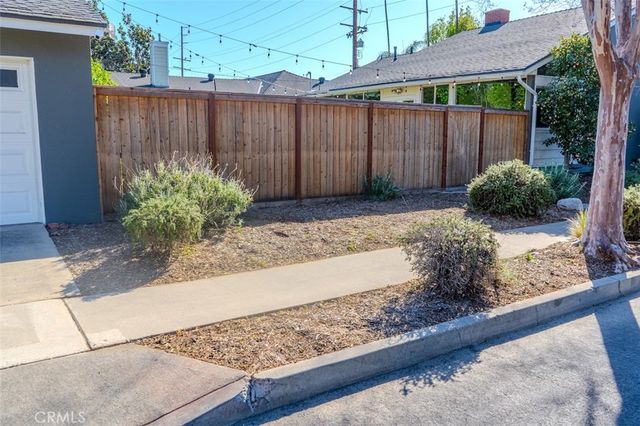 2539 Santiago, Santa Ana, CA 92706