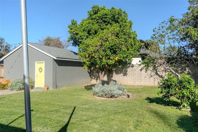 2539 Santiago, Santa Ana, CA 92706