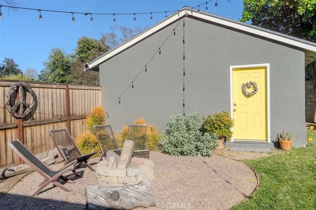 2539 Santiago, Santa Ana, CA 92706