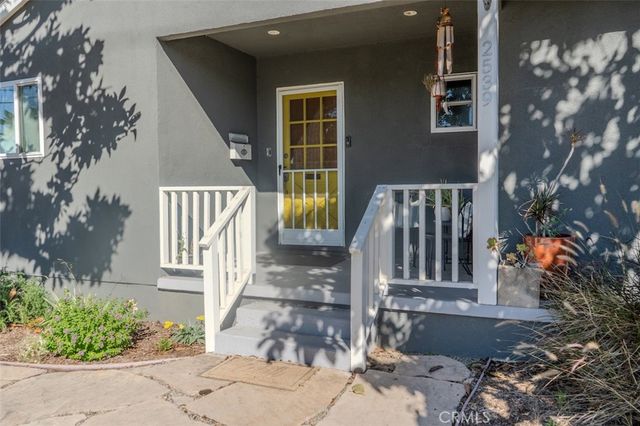 2539 Santiago, Santa Ana, CA 92706